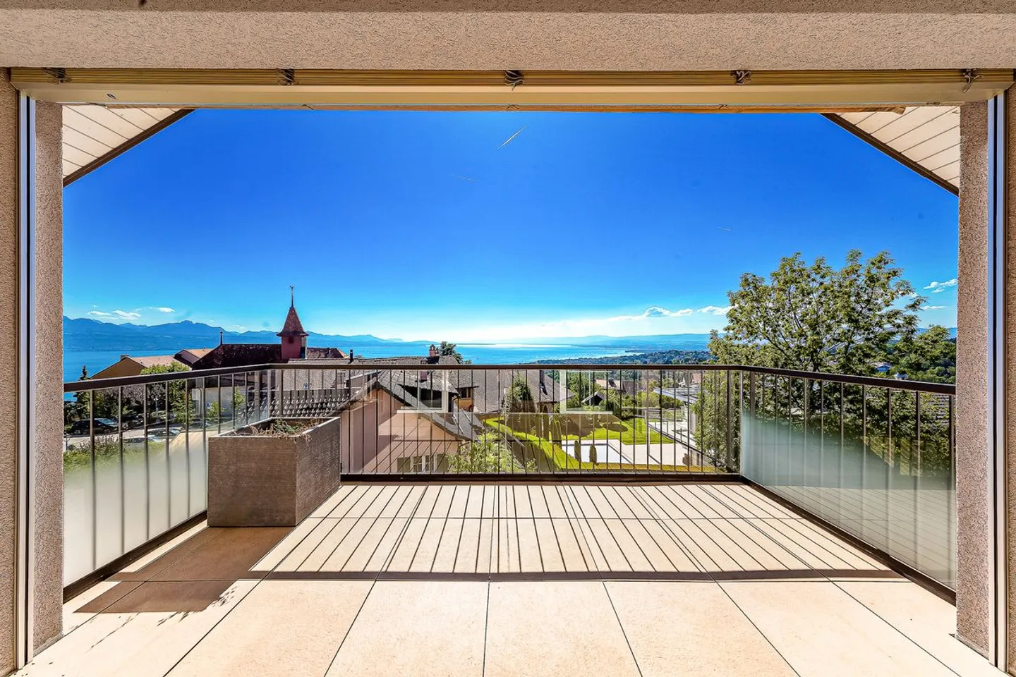 Attique avec vue splendide à Belmont-sur-Lausanne - Photo 1 of 13