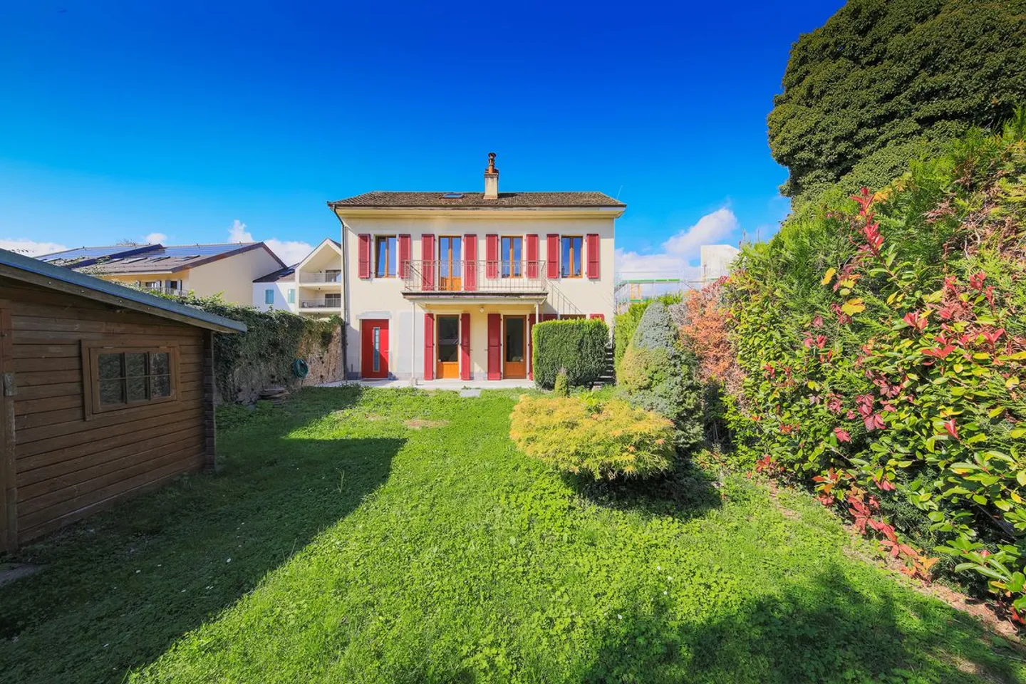 Casa indipendente con giardino nel cuore di Rolle - Foto 1 di 13