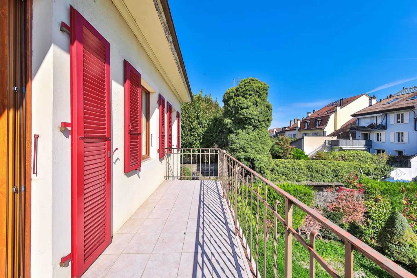 Casa indipendente con giardino nel cuore di Rolle - Foto 3 di 13