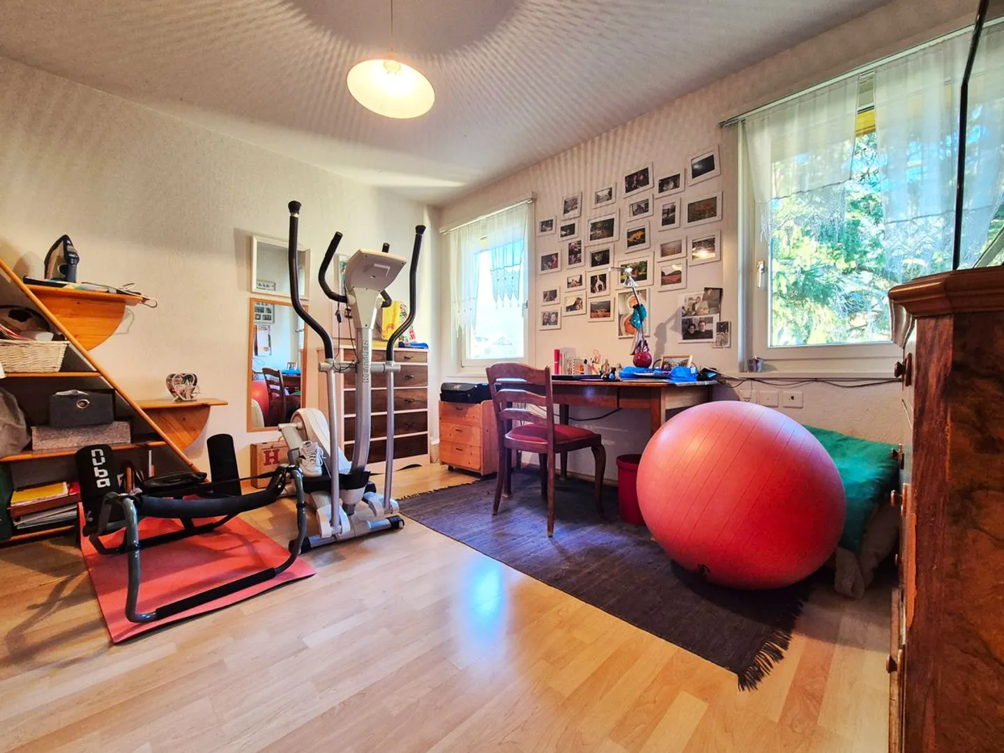 IDEALE PER INDIPENDENTI in zona artigianale! Villa di 5,5 locali con laboratorio annesso di 350 m² - Foto 11 di 12