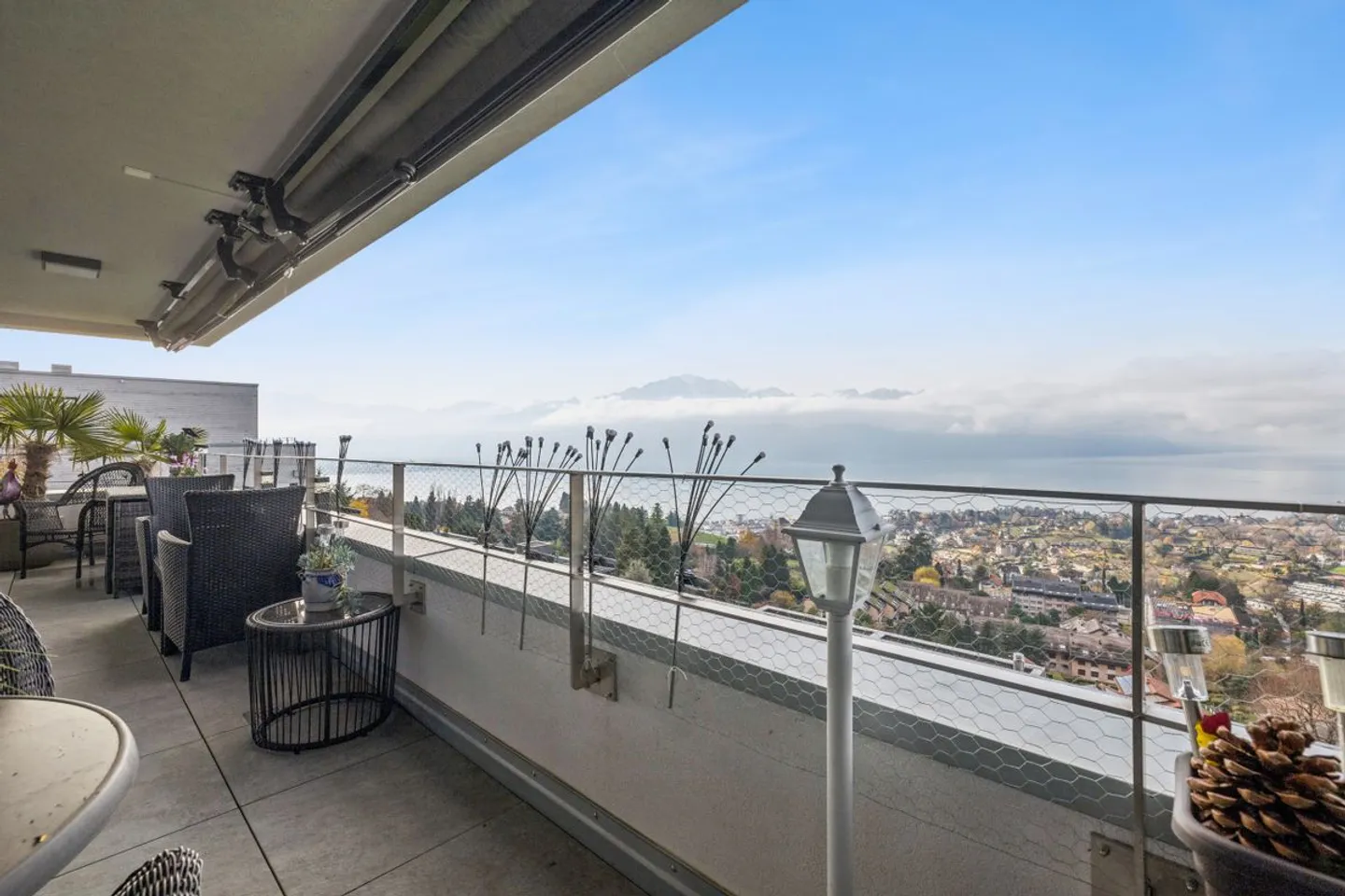 Appartement d'exception avec vue lac - Photo 2 sur 13