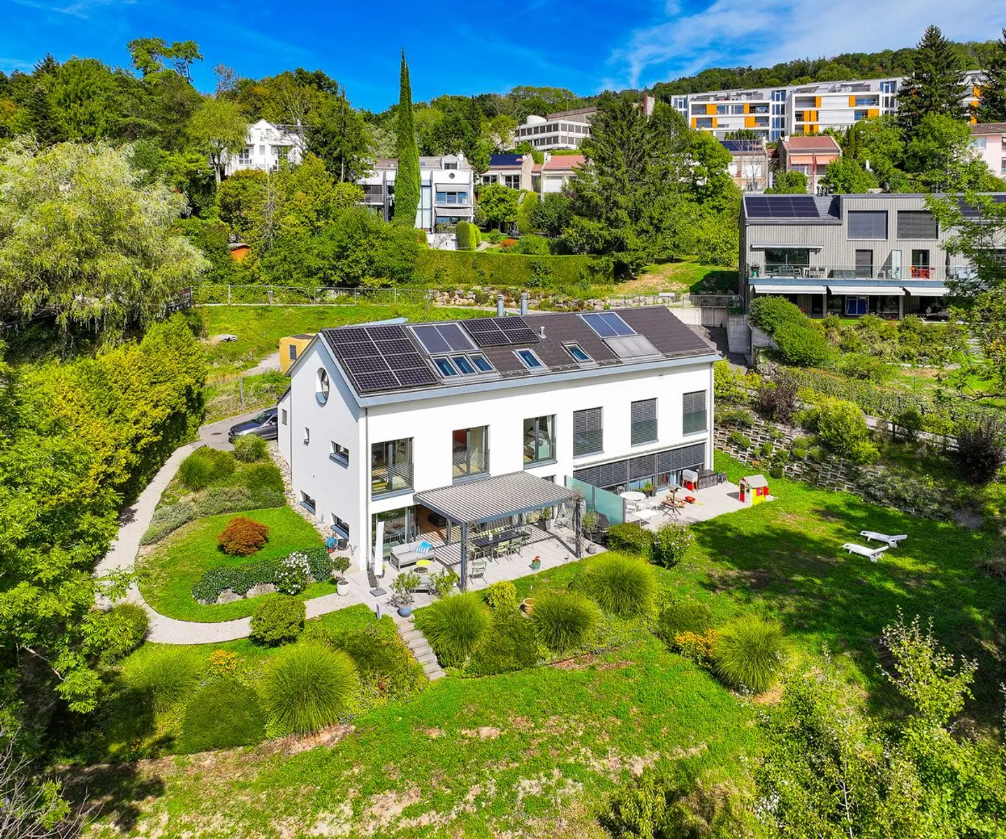 Superb family villa - Photo 1 of 13