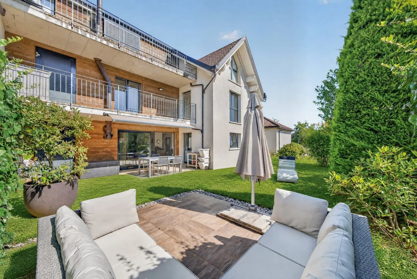 Appartamento duplex con giardino e grande disponibile, a 15 minuti da Losanna - Foto 1 di 13