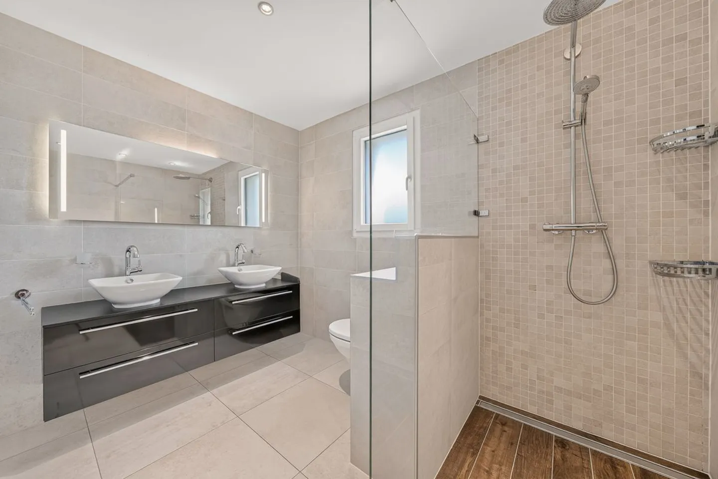 Appartamento duplex con giardino e grande disponibile, a 15 minuti da Losanna - Foto 8 di 13