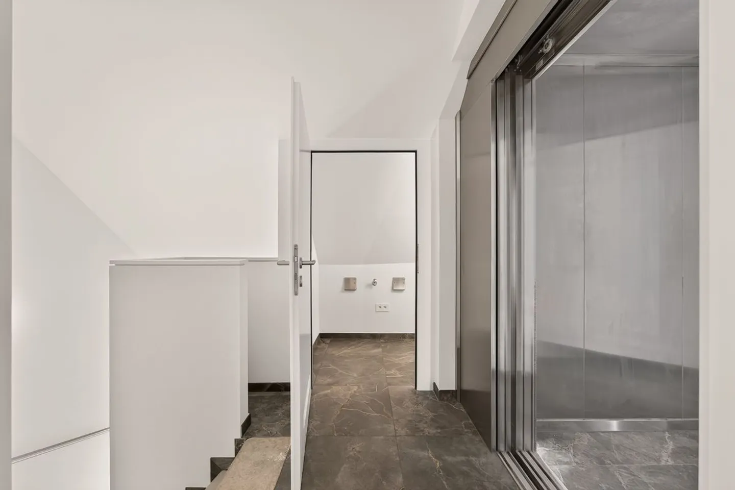 New, delivered, available: your penthouse in Saint-Prex is waiting for you - Photo 10 of 13