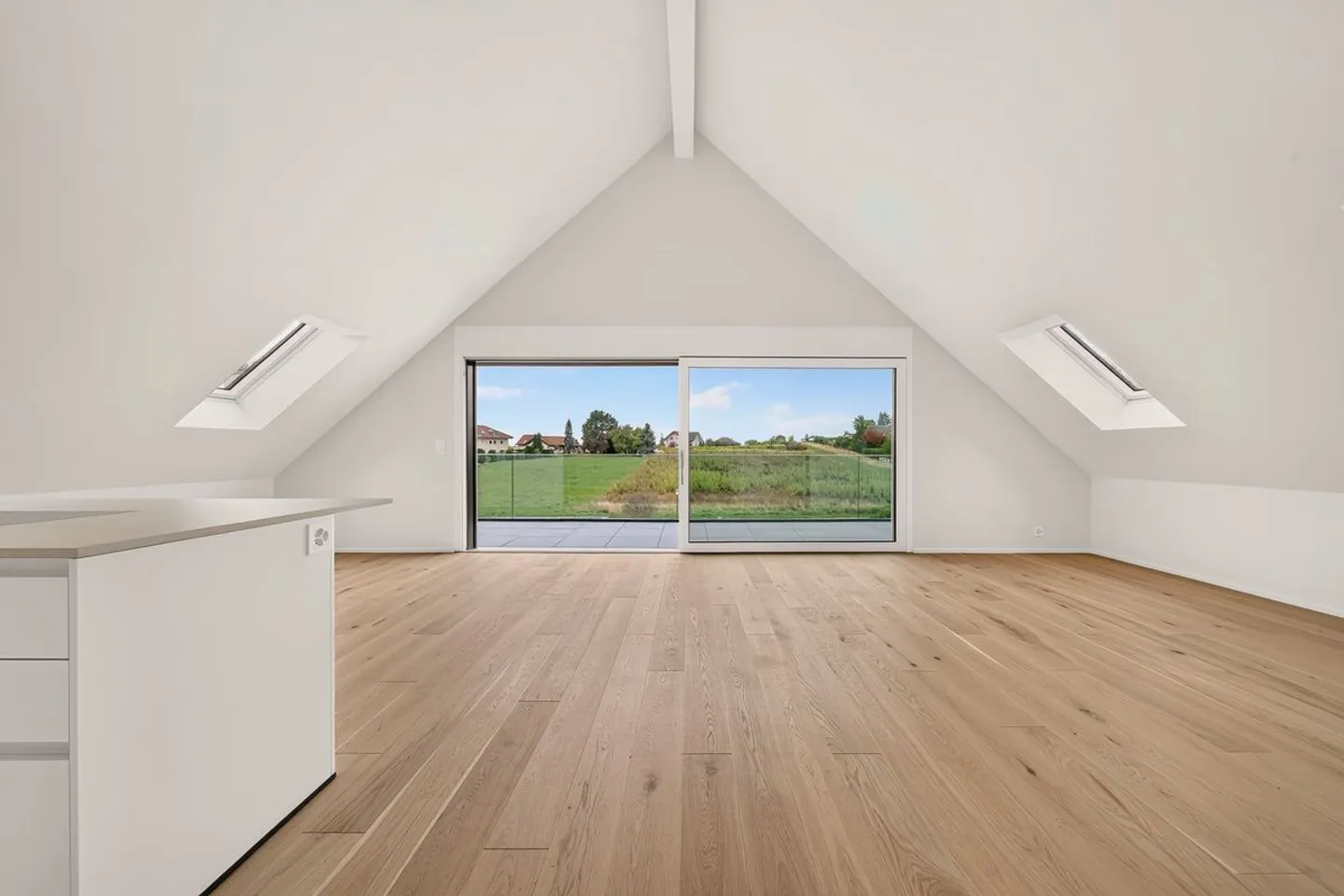 New, delivered, available: your penthouse in Saint-Prex is waiting for you - Photo 1 of 13