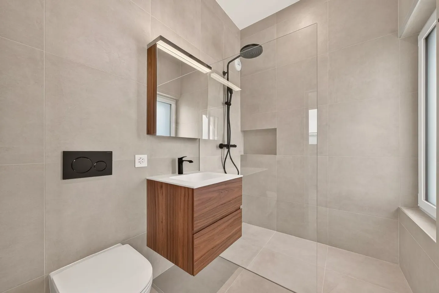 New, delivered, available: your penthouse in Saint-Prex is waiting for you - Photo 8 of 13