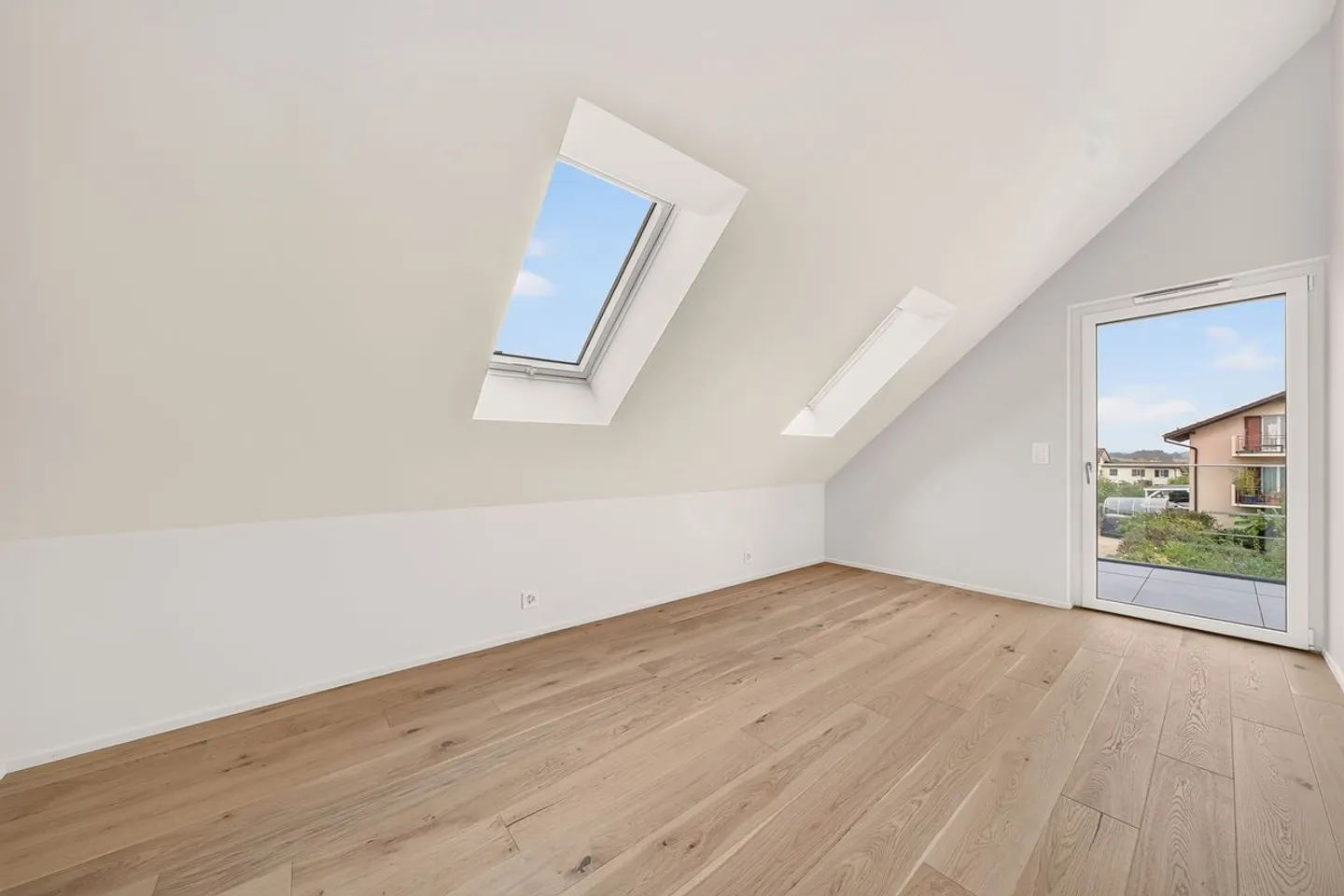 New, delivered, available: your penthouse in Saint-Prex is waiting for you - Photo 7 of 13