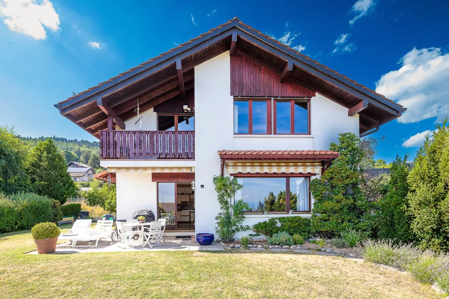 Jolie Maison à Arzier-Le Muids avec échappées sur le lac! - Photo 1 sur 13