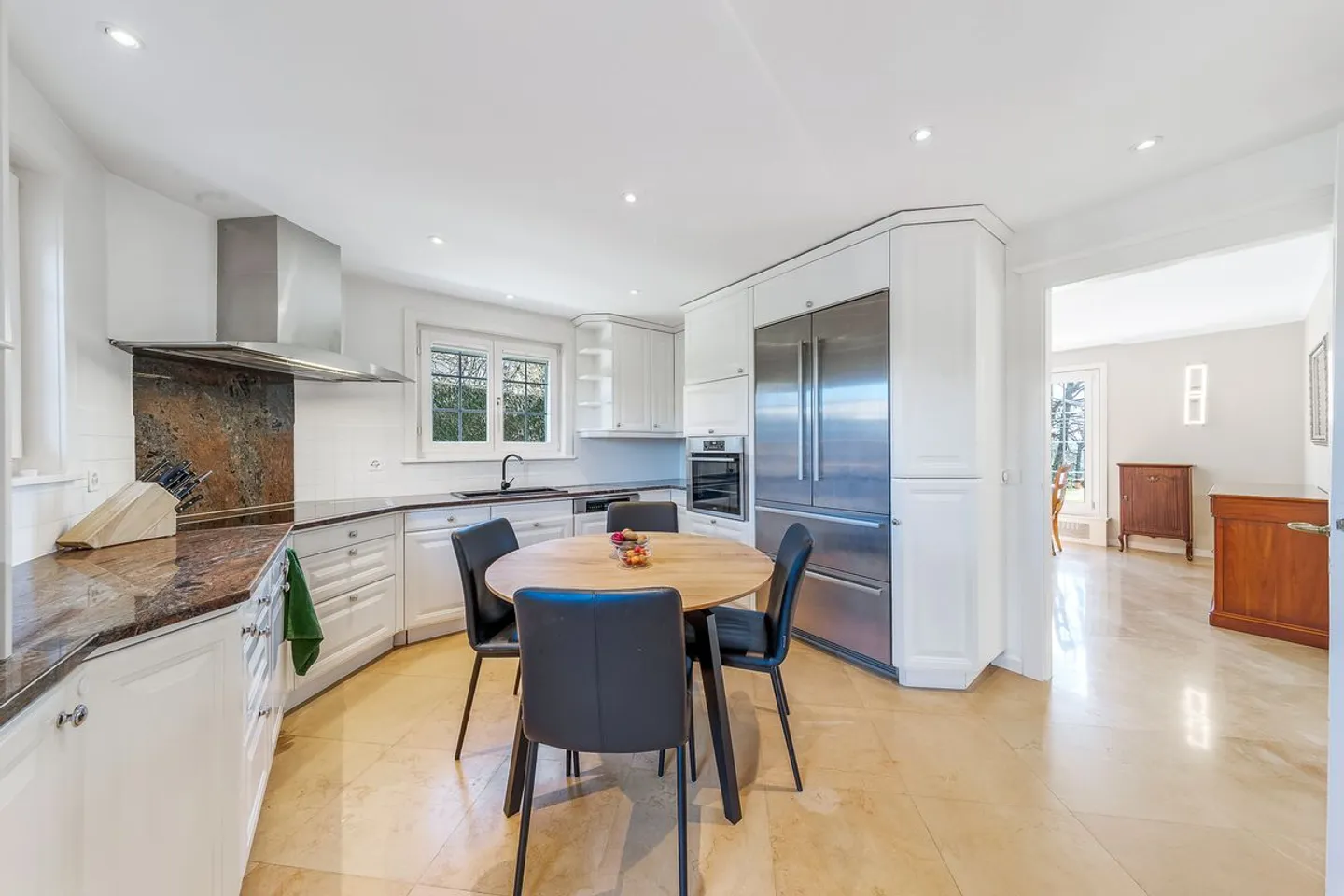 Magnificent family villa - Photo 8 of 13