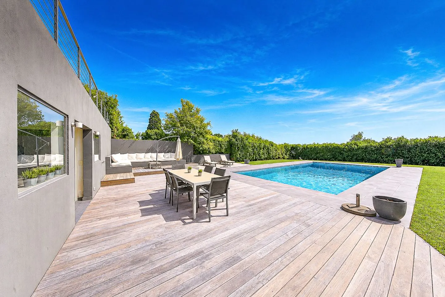 Superb Villa with Panoramic Views of Lake Geneva, the Alps and Mont Blanc - Photo 3 of 13