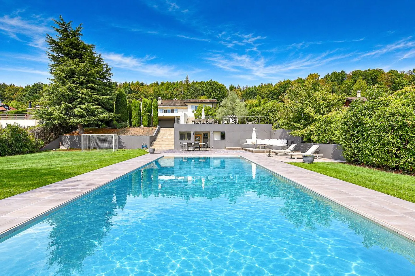 Superb Villa with Panoramic Views of Lake Geneva, the Alps and Mont Blanc - Photo 5 of 13