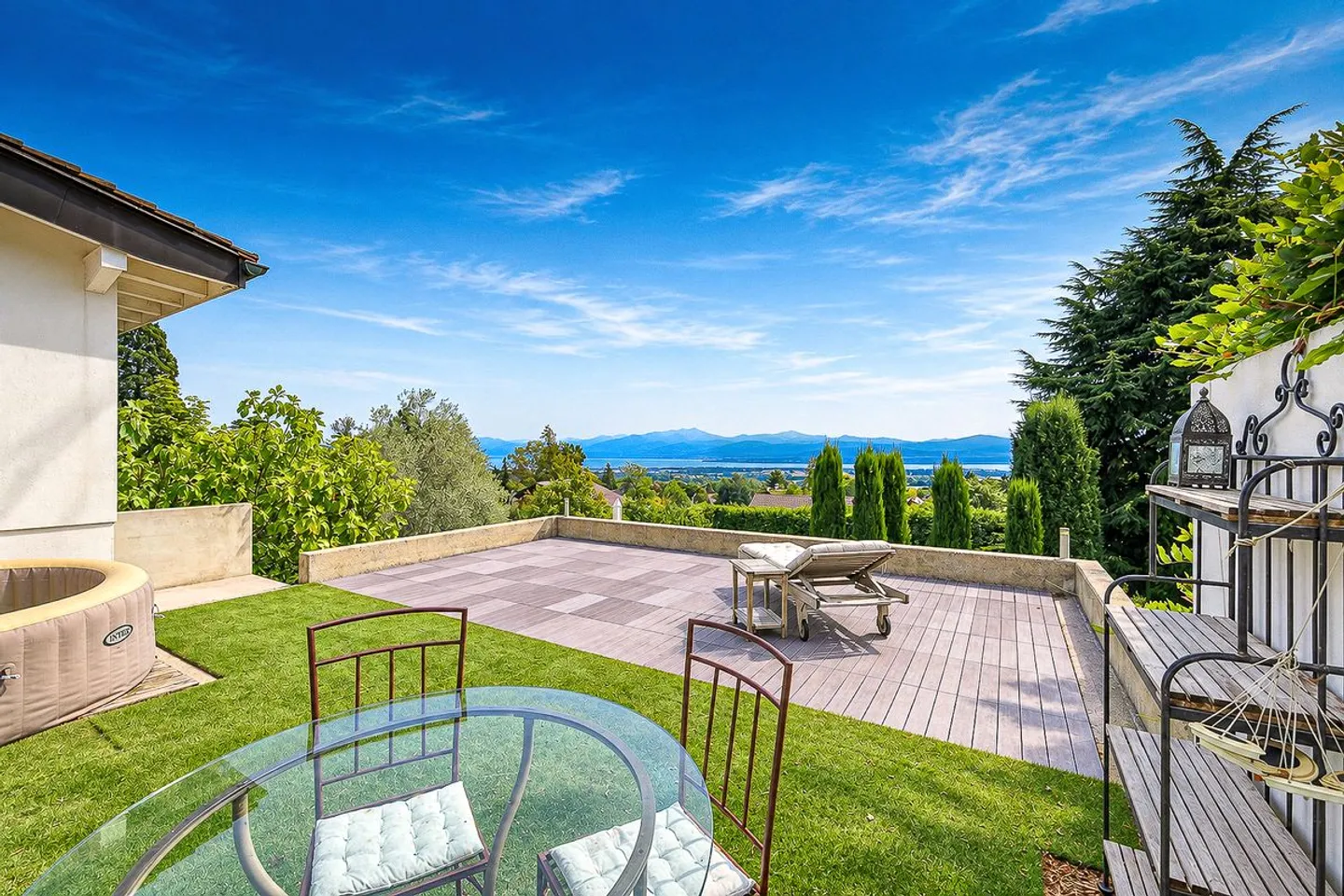 Superb Villa with Panoramic Views of Lake Geneva, the Alps and Mont Blanc - Photo 4 of 13
