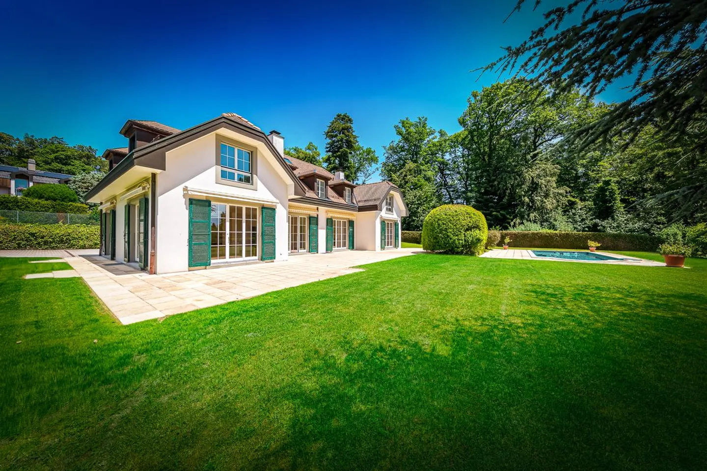 Villa familiale élégante avec piscine - Photo 5 sur 13