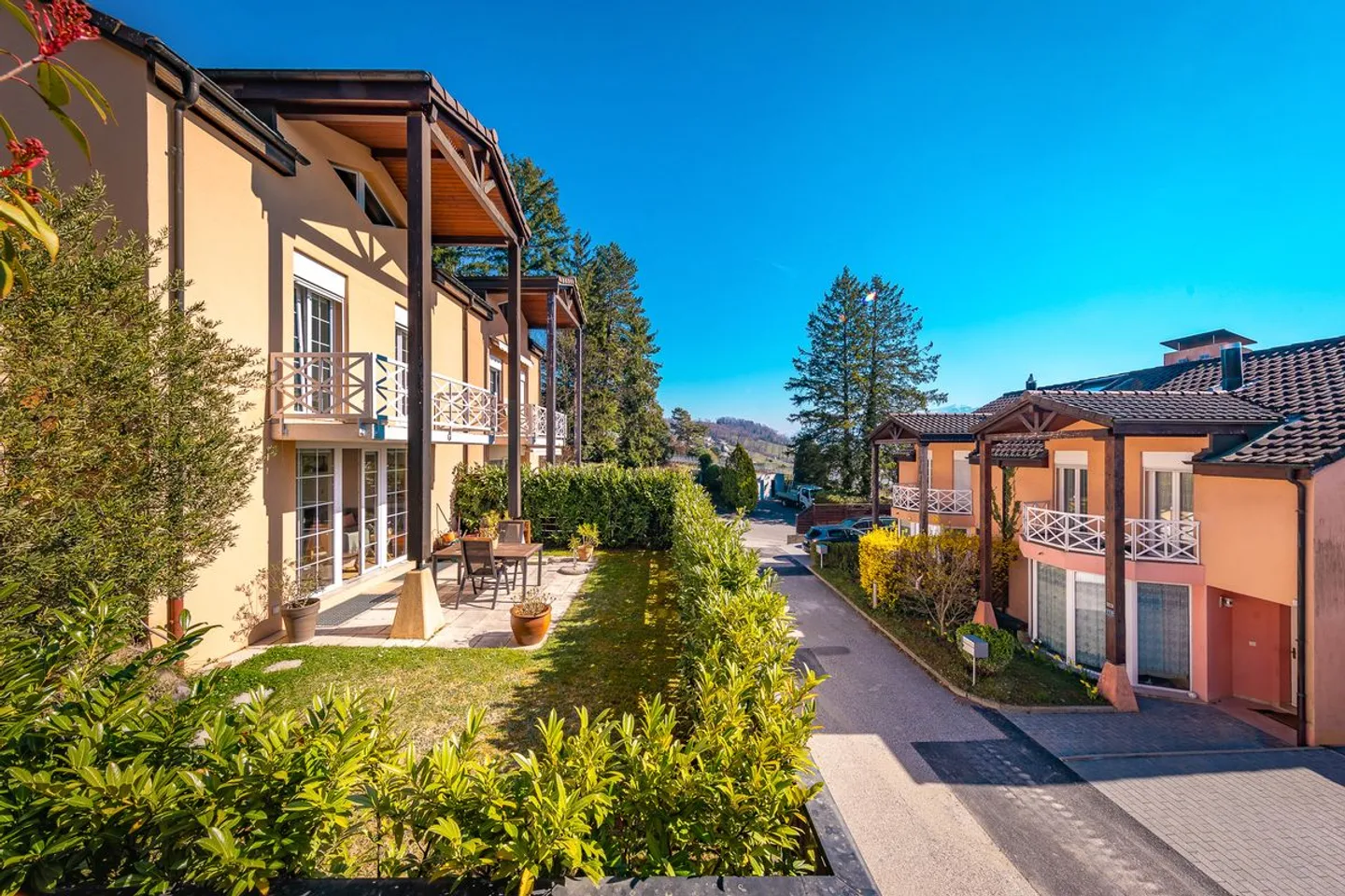 Magnifica villa familiare luminosa con vista lago - Foto 3 di 13