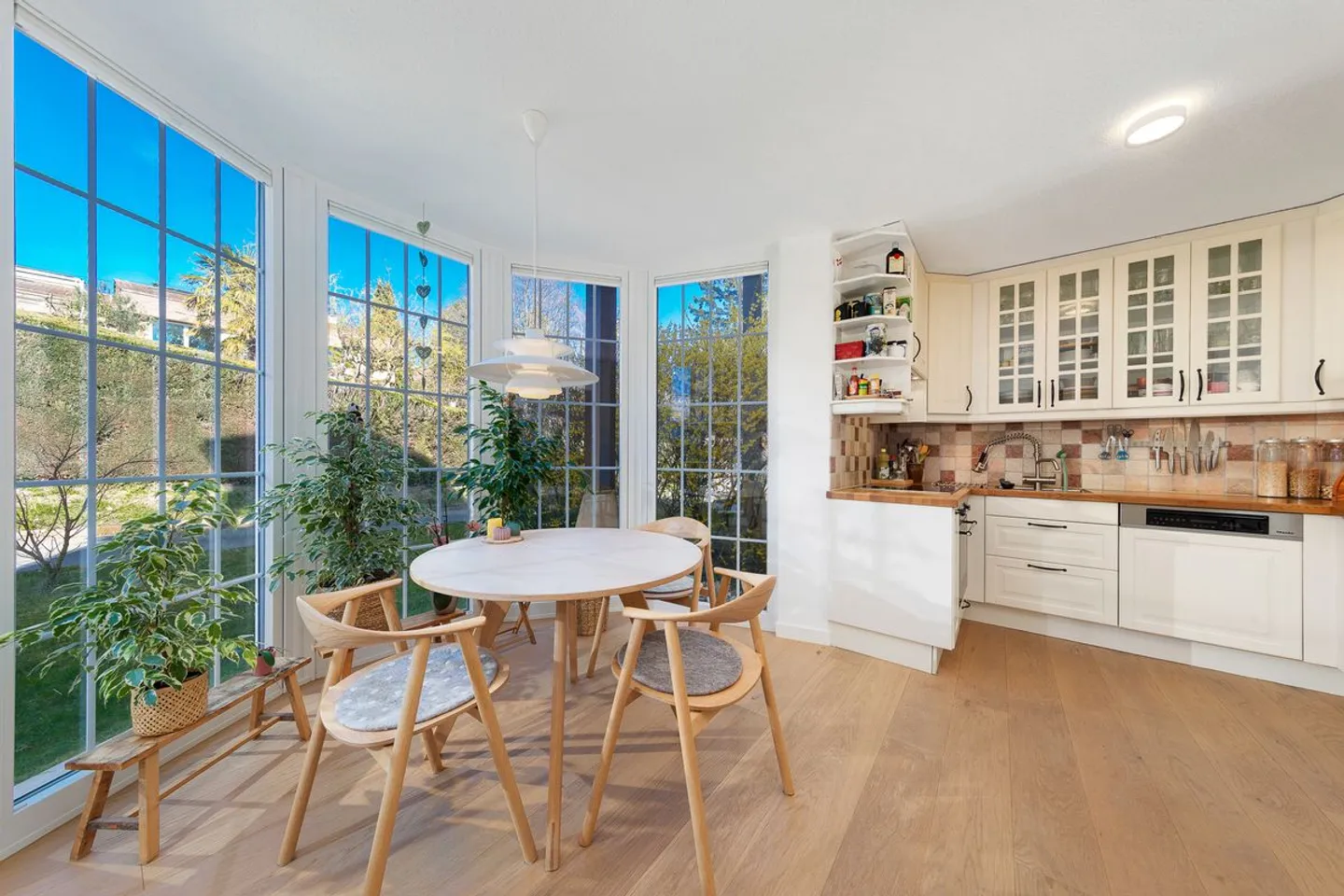 Magnifica villa familiare luminosa con vista lago - Foto 7 di 13