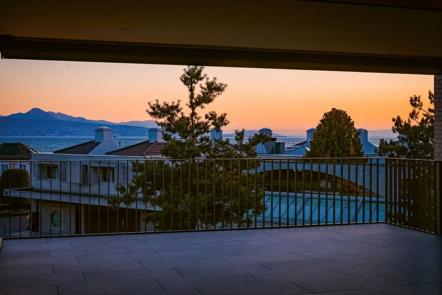 Prime location just steps from the lake - Photo 4 of 13