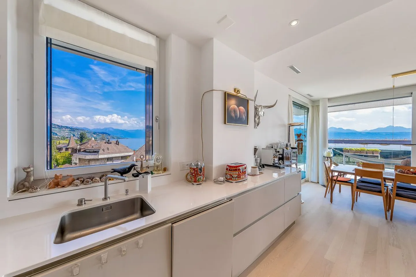 Exceptional penthouse with feet in the water - Photo 10 of 13