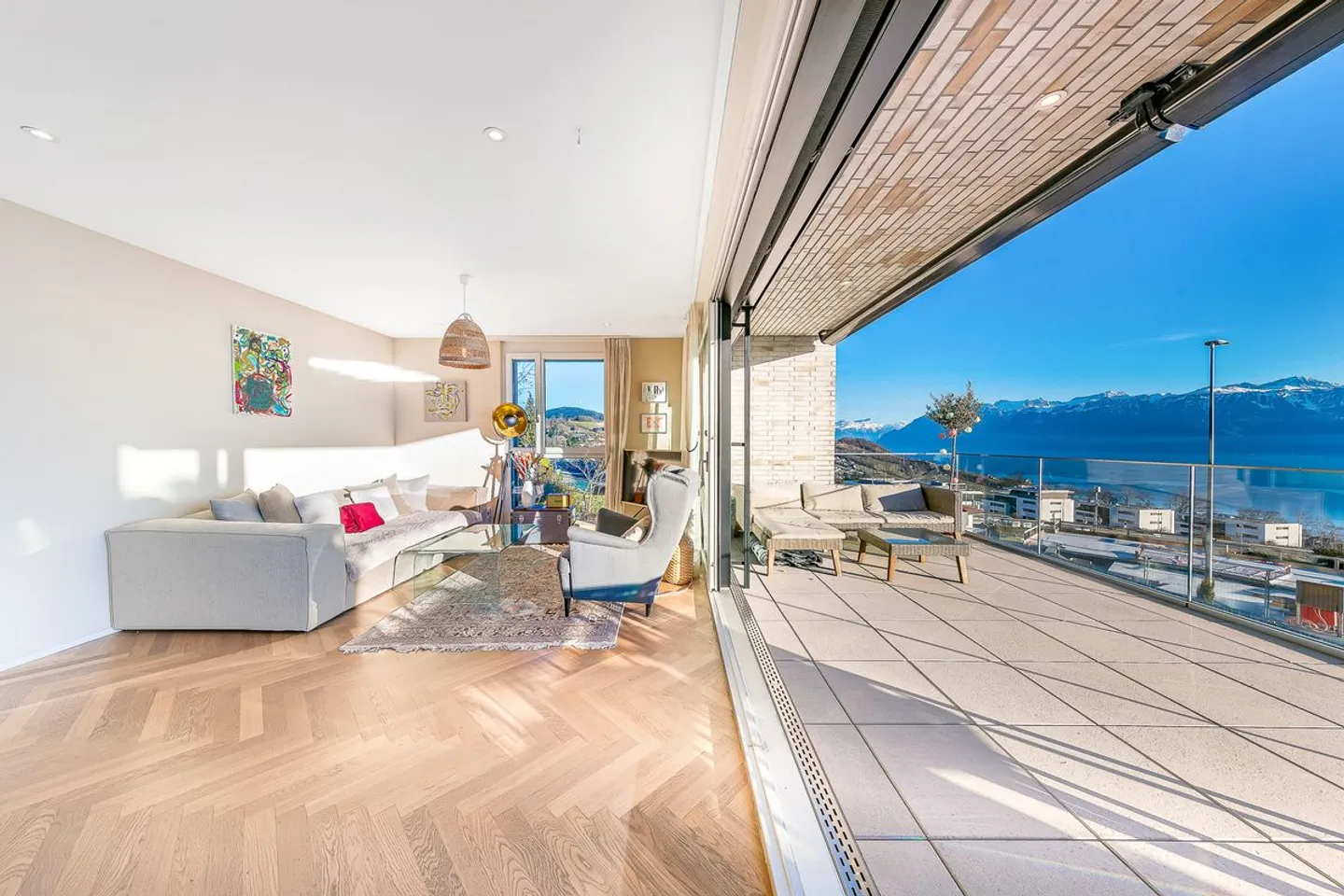 Appartement Élégant avec Vue sur le Lac - Photo 5 sur 11