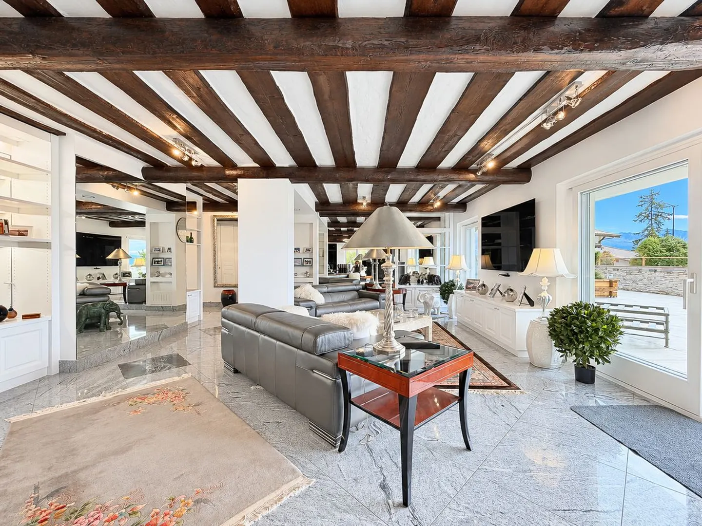 The Art of Alpine Living in All Its Exclusivity - Photo 3 of 13