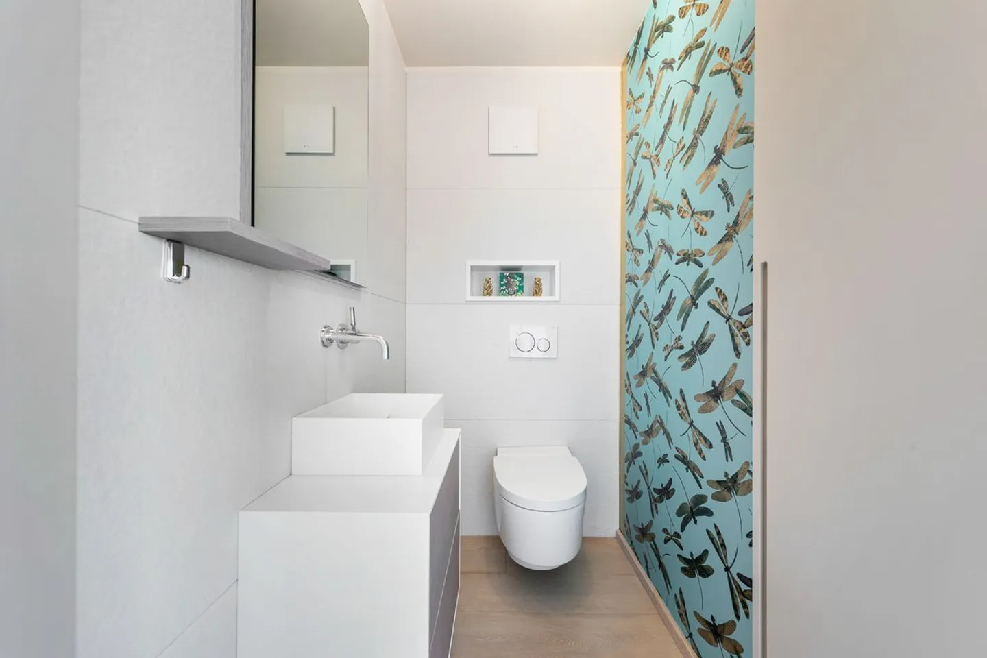 Luxurious penthouse with 180° panoramic view of the lake and the Alps - Photo 7 of 13