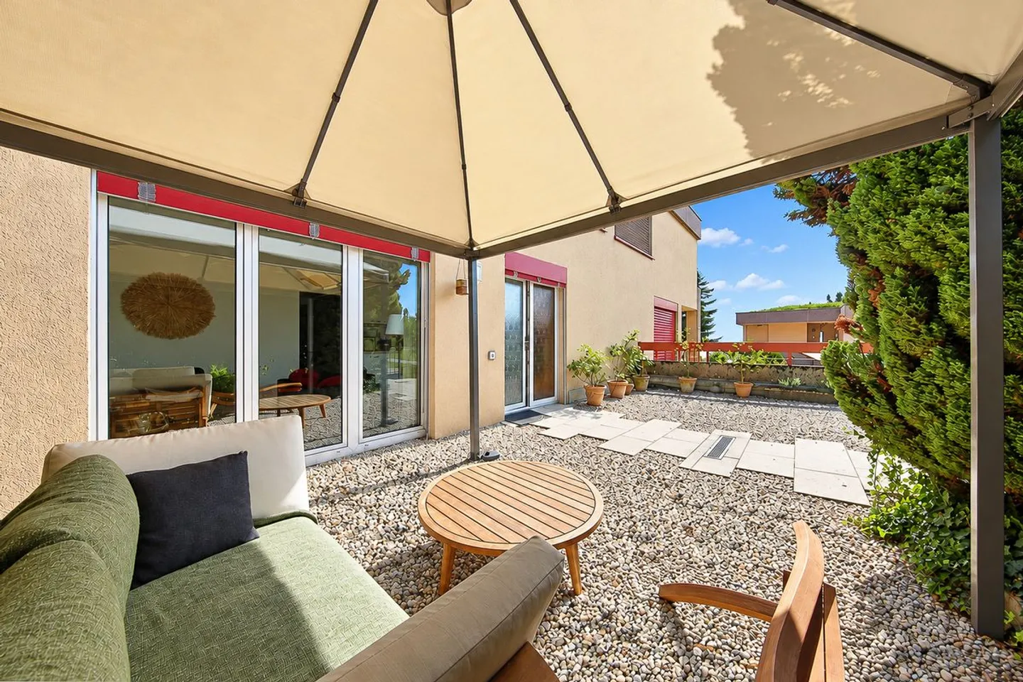 Bright apartment with private entrance and large terrace - Photo 2 of 4