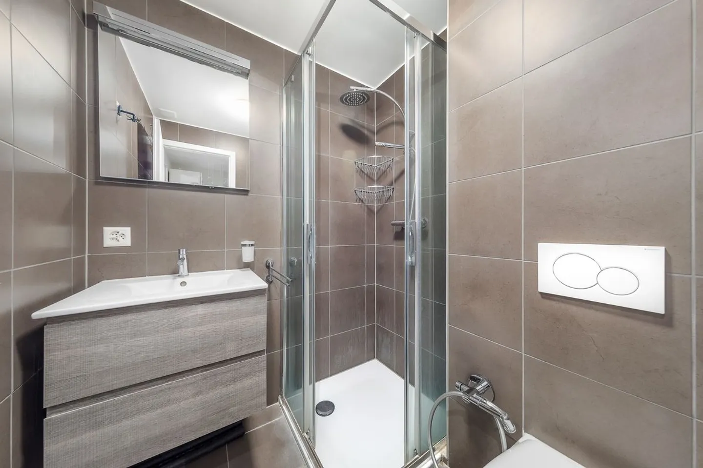 Reihenhaus mit 5,5 Zimmern in einer ruhigen Nachbarschaft - Foto 9 von 13