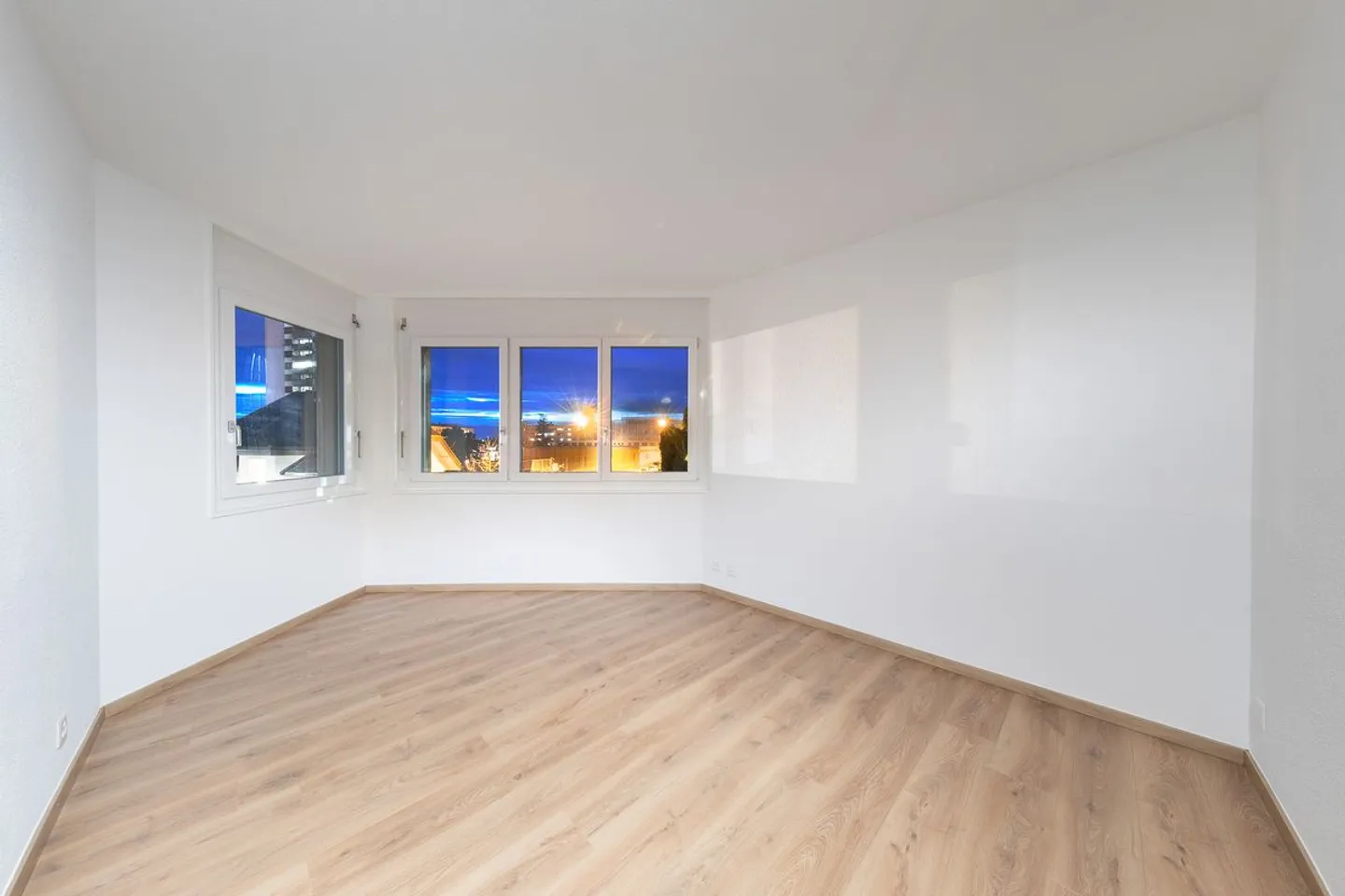 Renovated 5.5-room apartment + independent studio - Photo 11 of 13