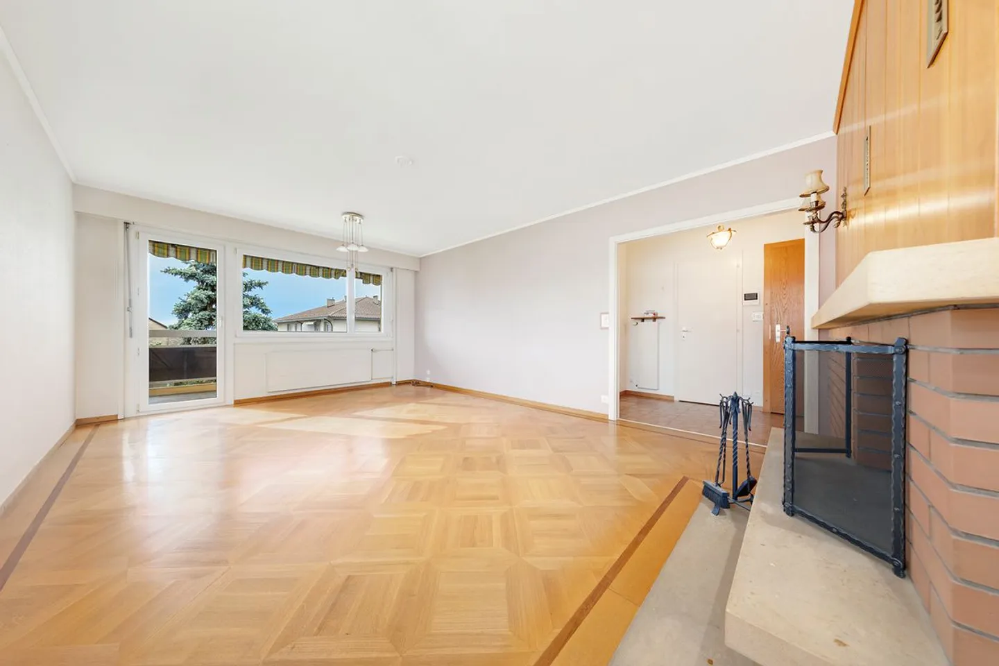 Exclusivity | Bright 3.5 rooms with balcony and parking - Photo 1 of 13