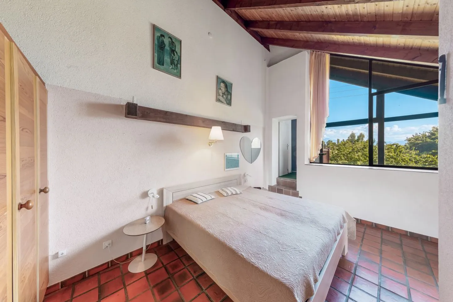 Charming Twin Villa with Garden - Photo 9 of 13