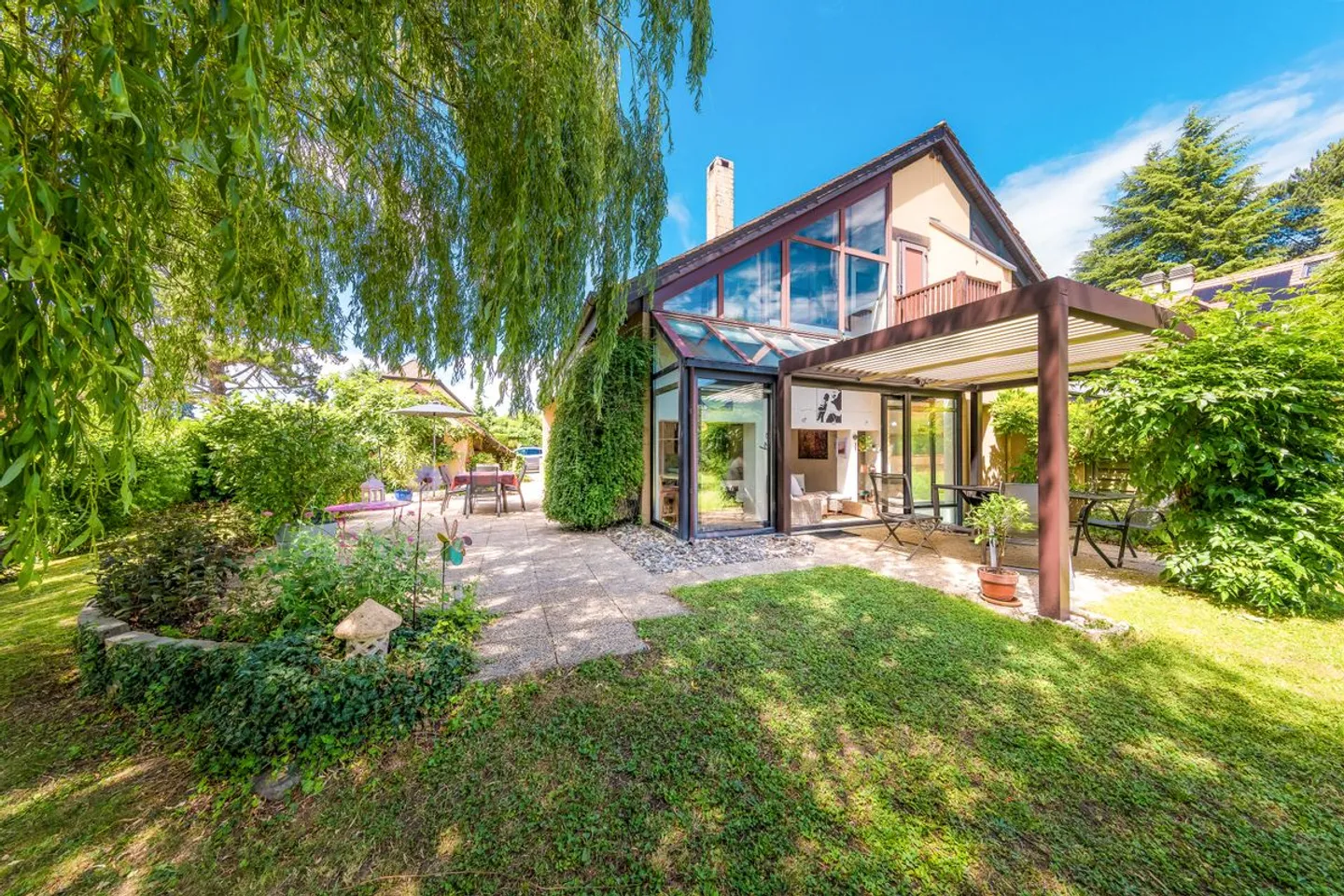 Charming Twin Villa with Garden - Photo 2 of 13