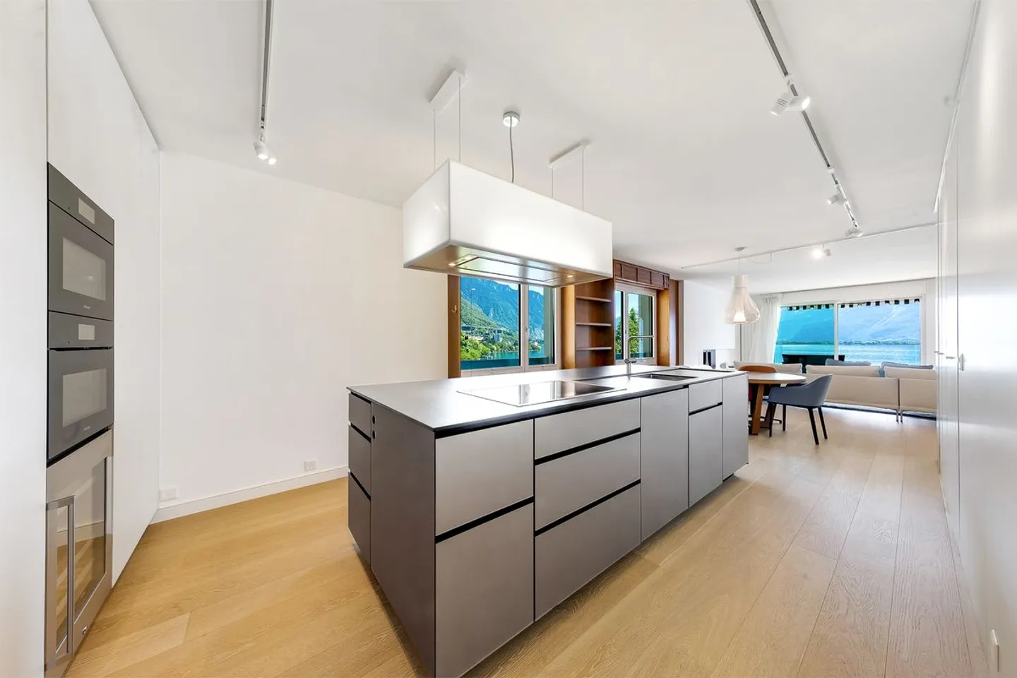 Luxury Apartment on Lake Geneva - Photo 4 of 11