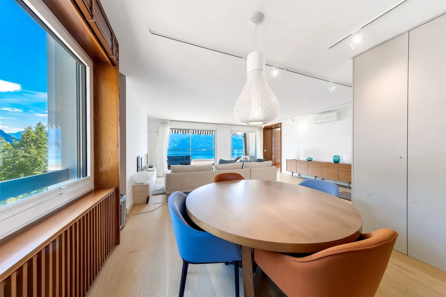 Luxury Apartment on Lake Geneva - Photo 5 of 11