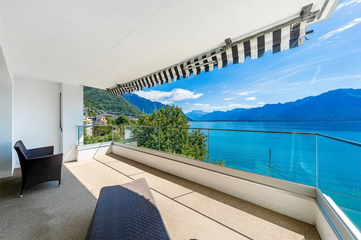 Luxury Apartment on Lake Geneva - Photo 9 of 11