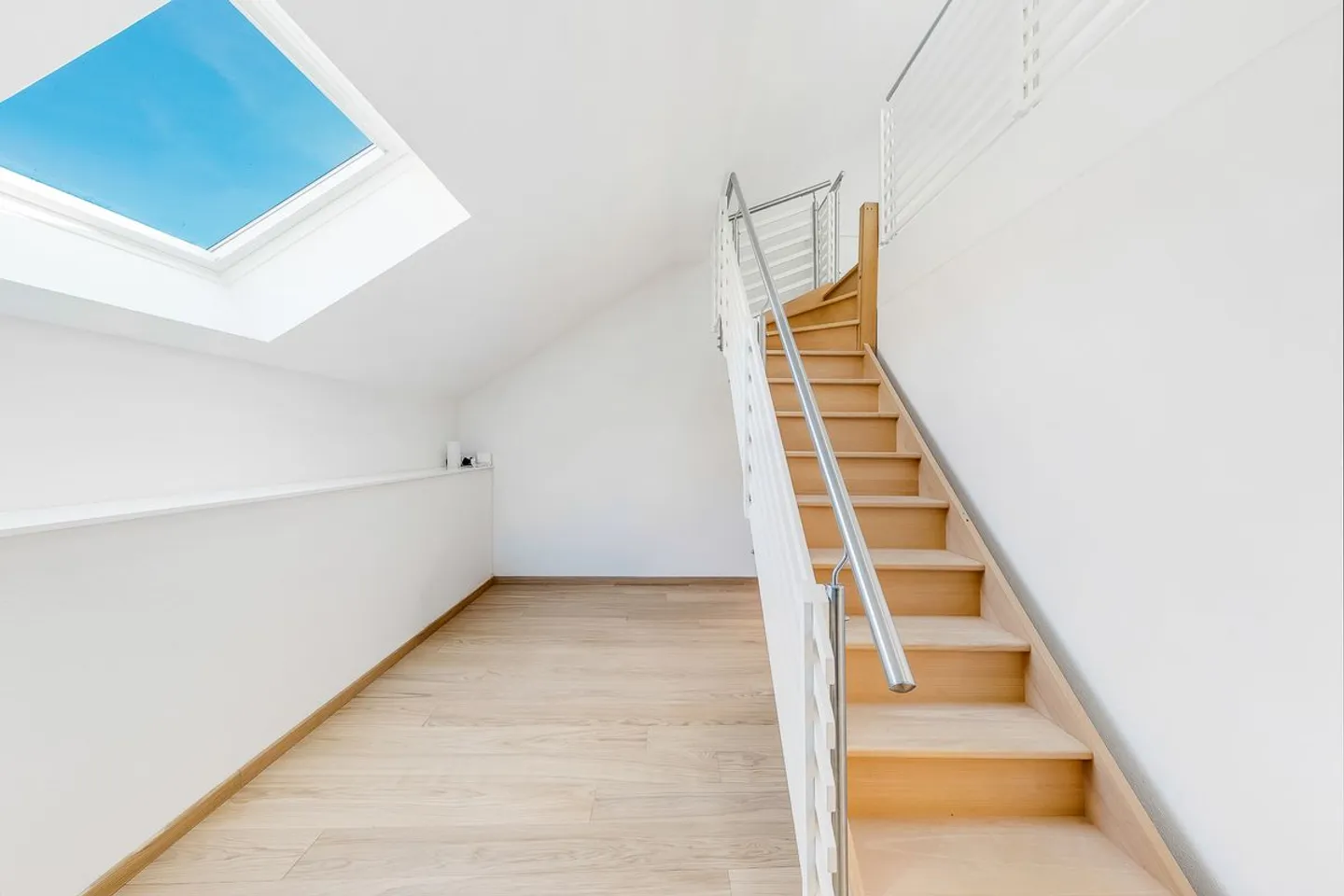 Exclusivity - Fully renovated detached house with large workshop and garage - Photo 9 of 13