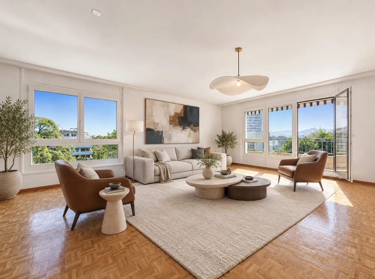 Spacious 4-bedroom apartment in Petit Sacconex - Photo 2 of 13