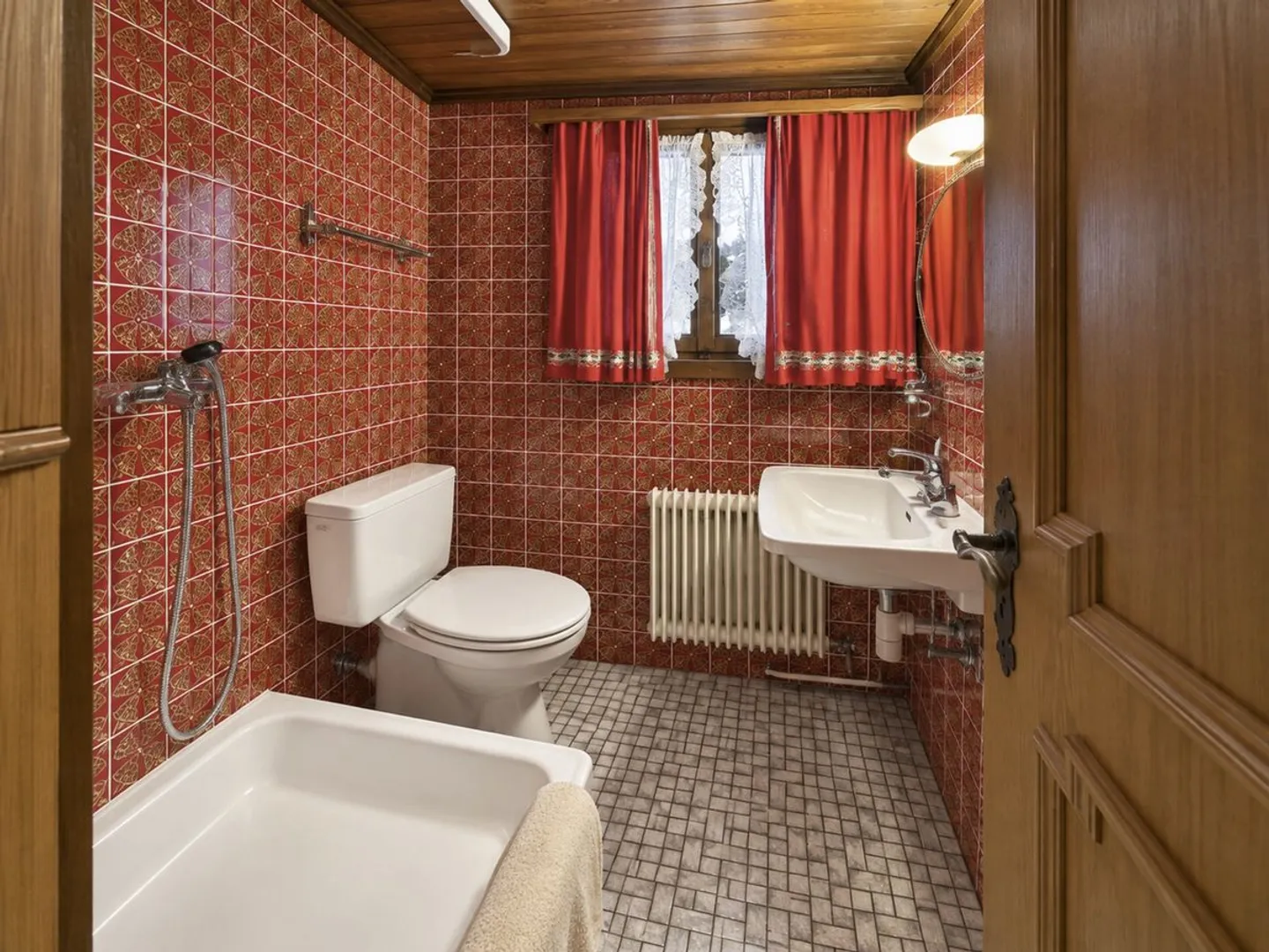Charming appartment in the center of Gstaad - Valley & Palace views - Photo 11 of 13