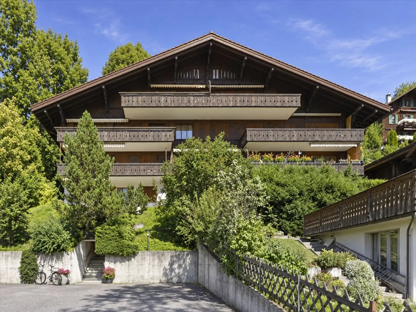 Charming appartment in the center of Gstaad - Valley & Palace views - Photo 1 of 13