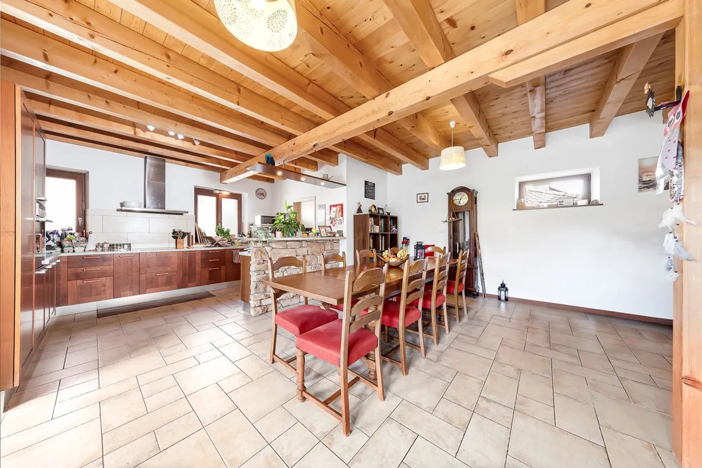 Your new life starts here, in a warm setting where space, light, charm, and comfort meet! - Photo 5 of 13