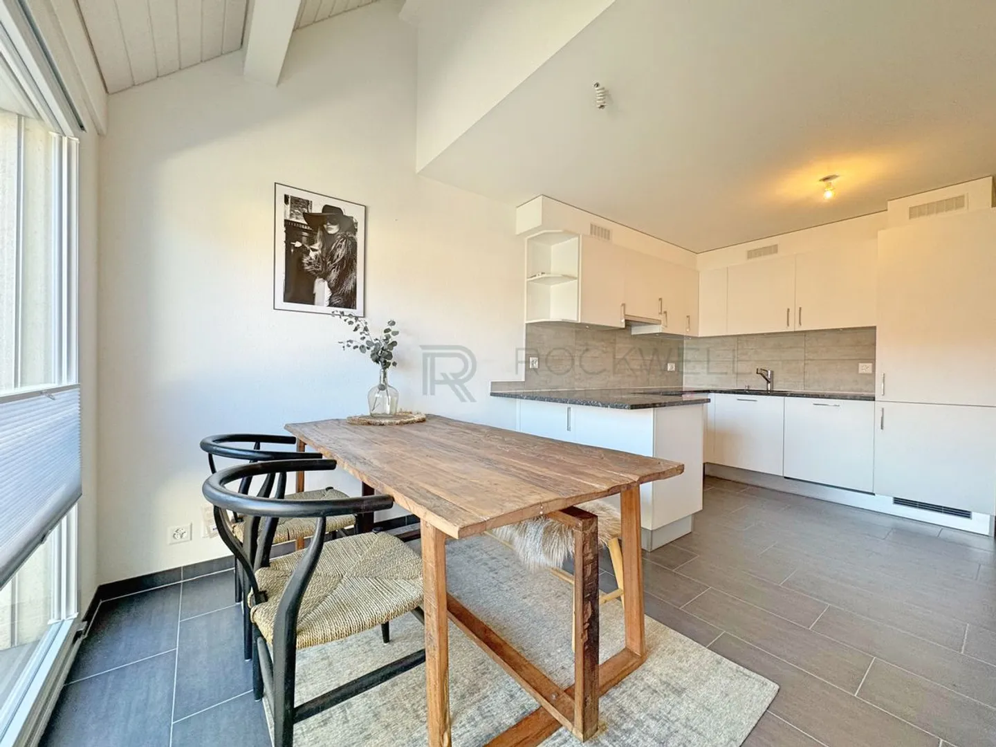 Recent 4.5-room duplex with 2 parking spaces and independent cellar - Photo 2 of 10