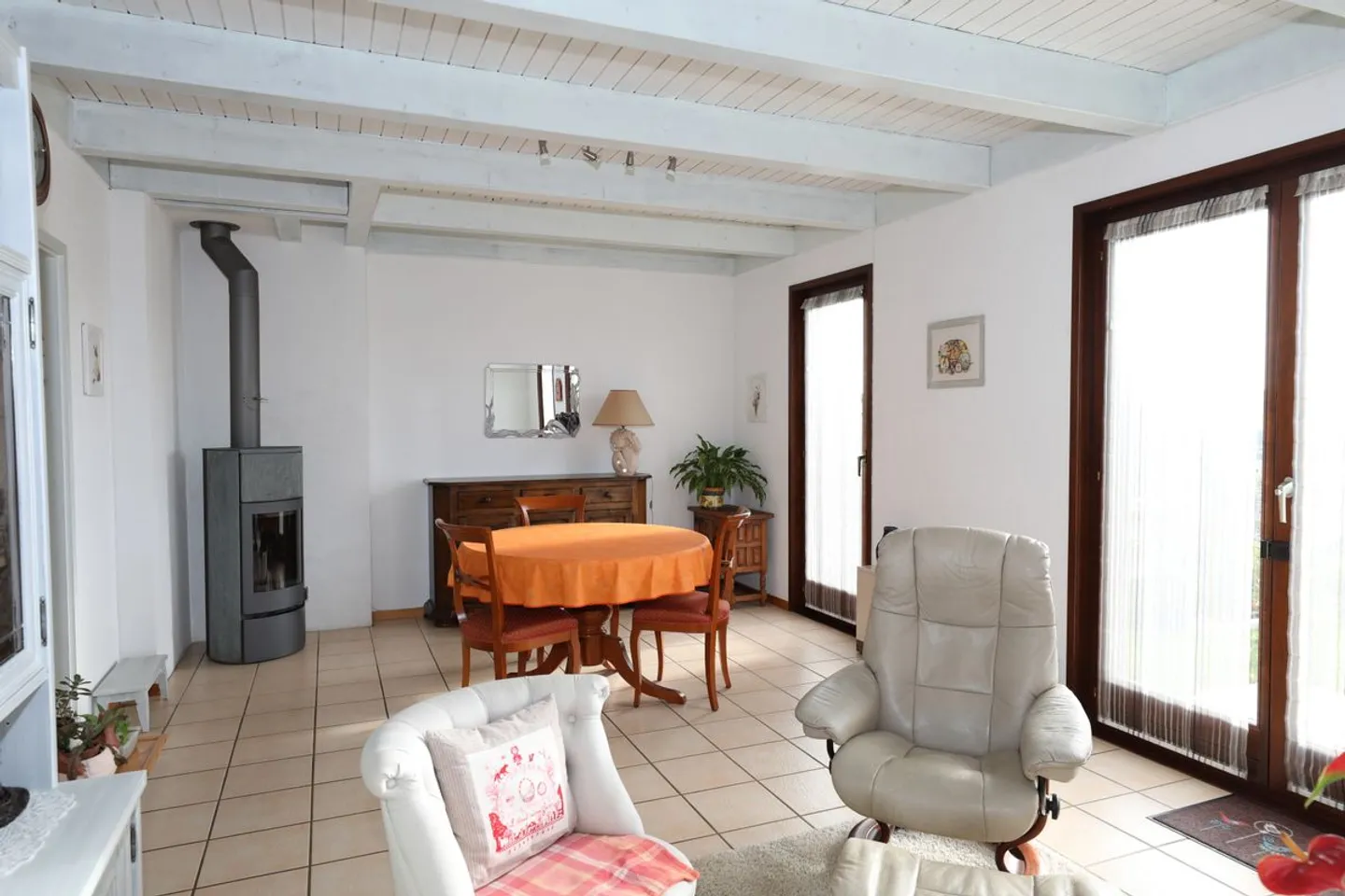 In esclusiva! Bellissima casa contigua - Foto 7 di 13