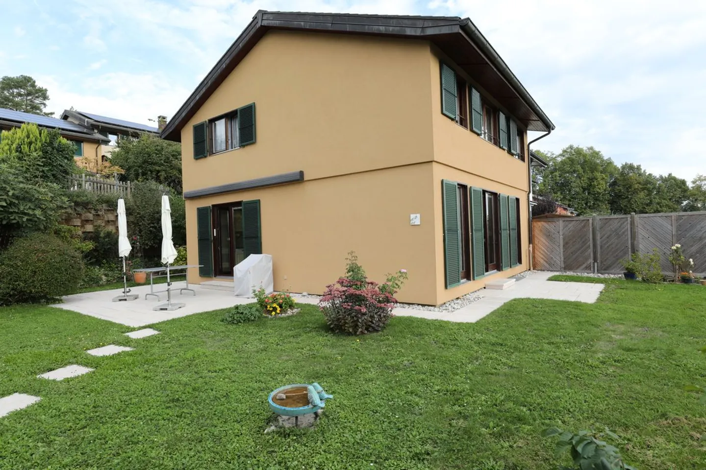 In esclusiva! Bellissima casa contigua - Foto 2 di 13