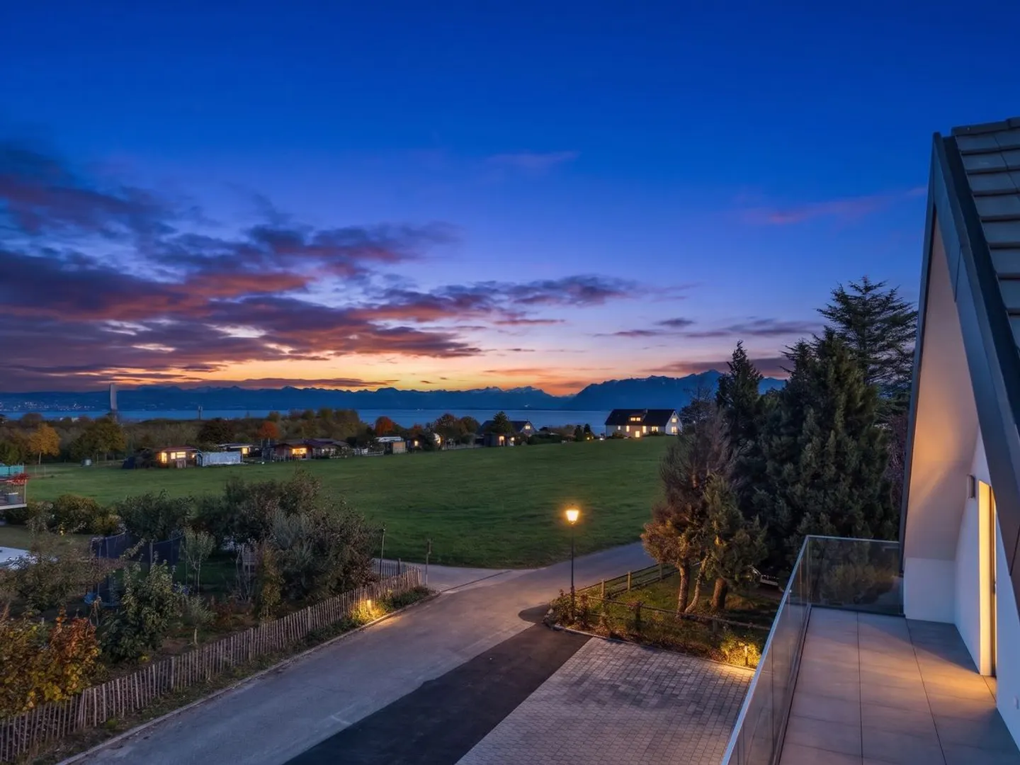New, delivered, available: your penthouse in Saint-Prex is waiting for you - Photo 11 of 13