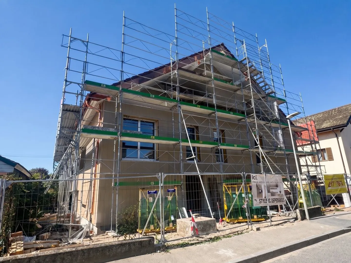 DERNIER LOT !!! Attique de 3.5 pces avec 2 grandes terrasses et parking couvert - Foto 1 von 11