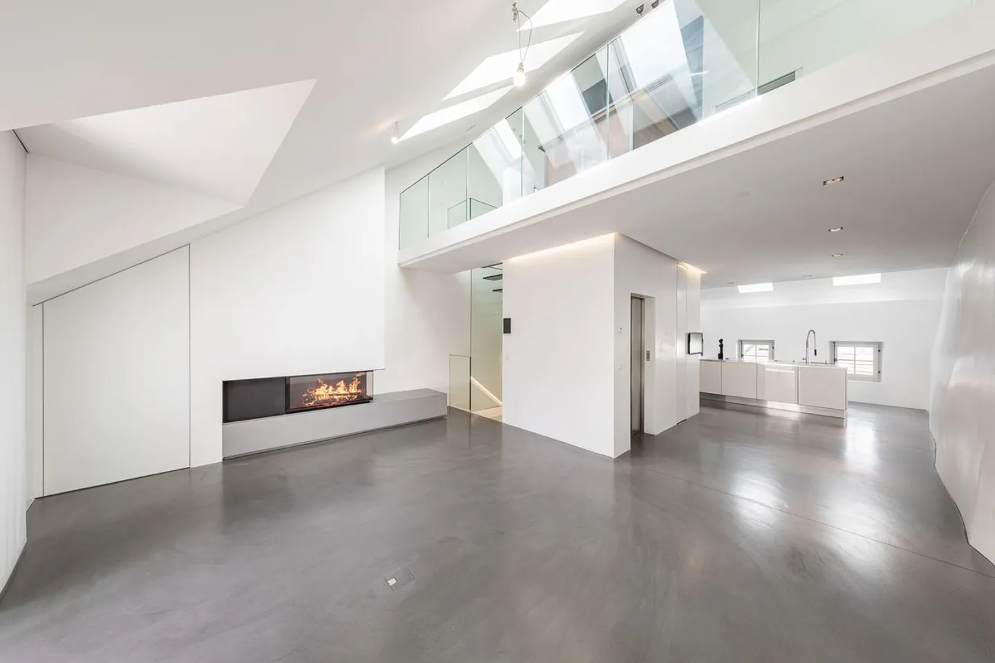 RIDUZIONE DEL PREZZO - 349M2 NEL CENTRO DI VEVEY - OPPORTUNITÀ UNICA! - Foto 1 di 13