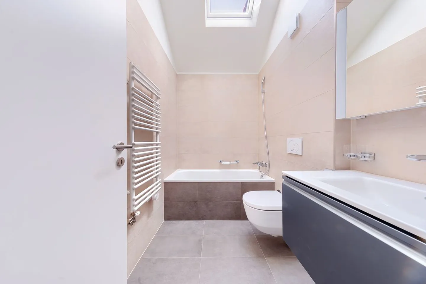 Charming Duplex Attic with View and 5 Minutes from Vevey - Photo 10 of 12