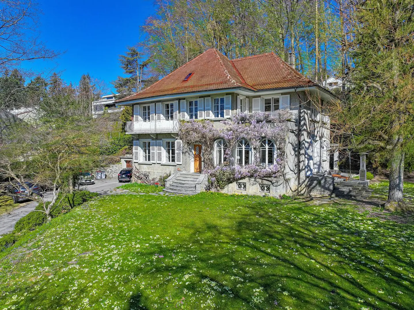 In esclusiva, Magnifica villa indipendente con vista sul Lago di Ginevra e sulle Alpi - Foto 1 di 13