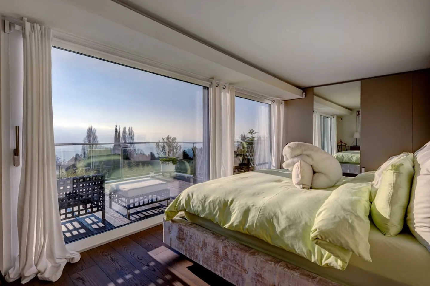 Splendido attico di alta classe con vista panoramica sul lago - Foto 9 di 13