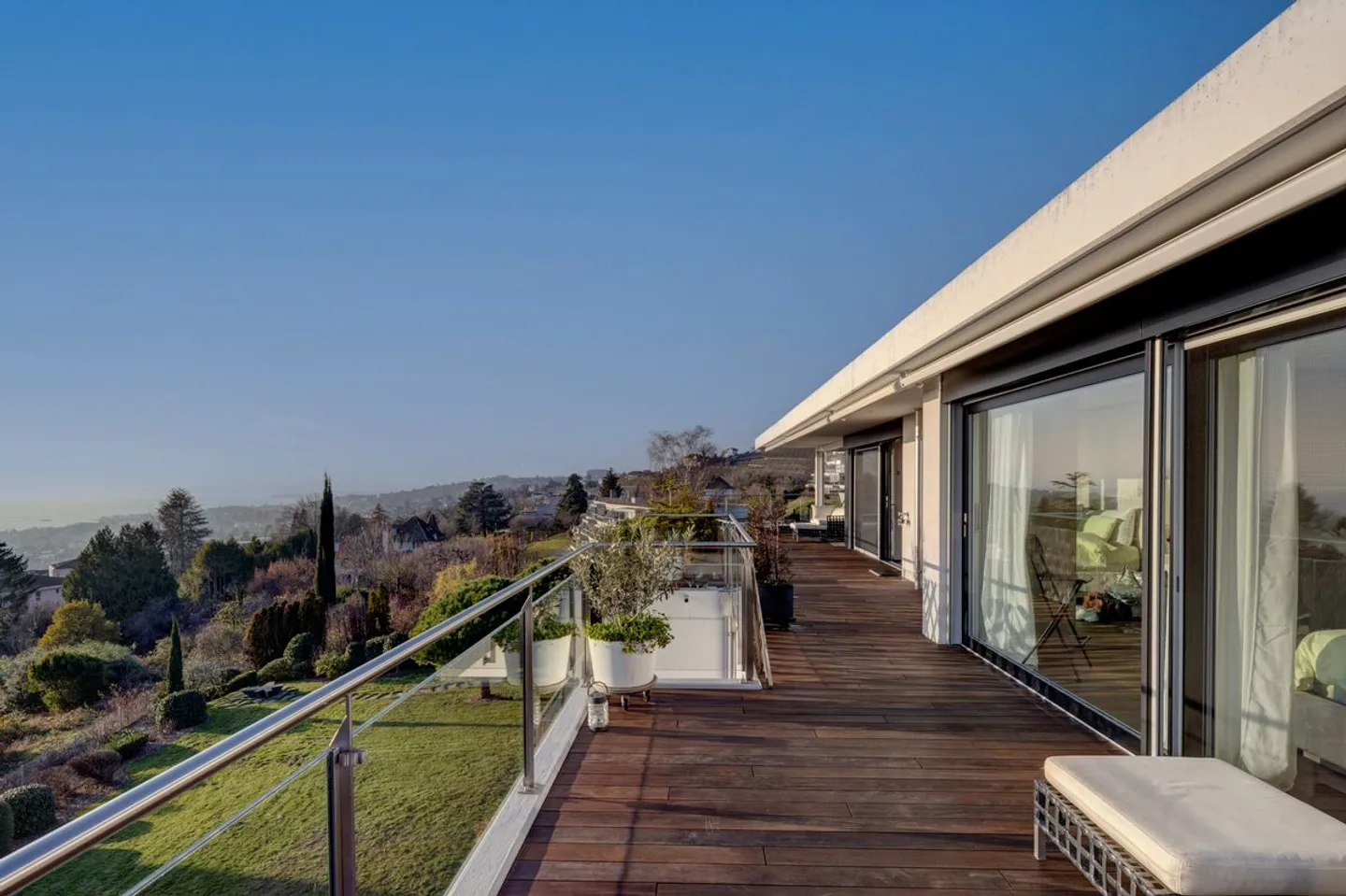 Splendido attico di alta classe con vista panoramica sul lago - Foto 1 di 13