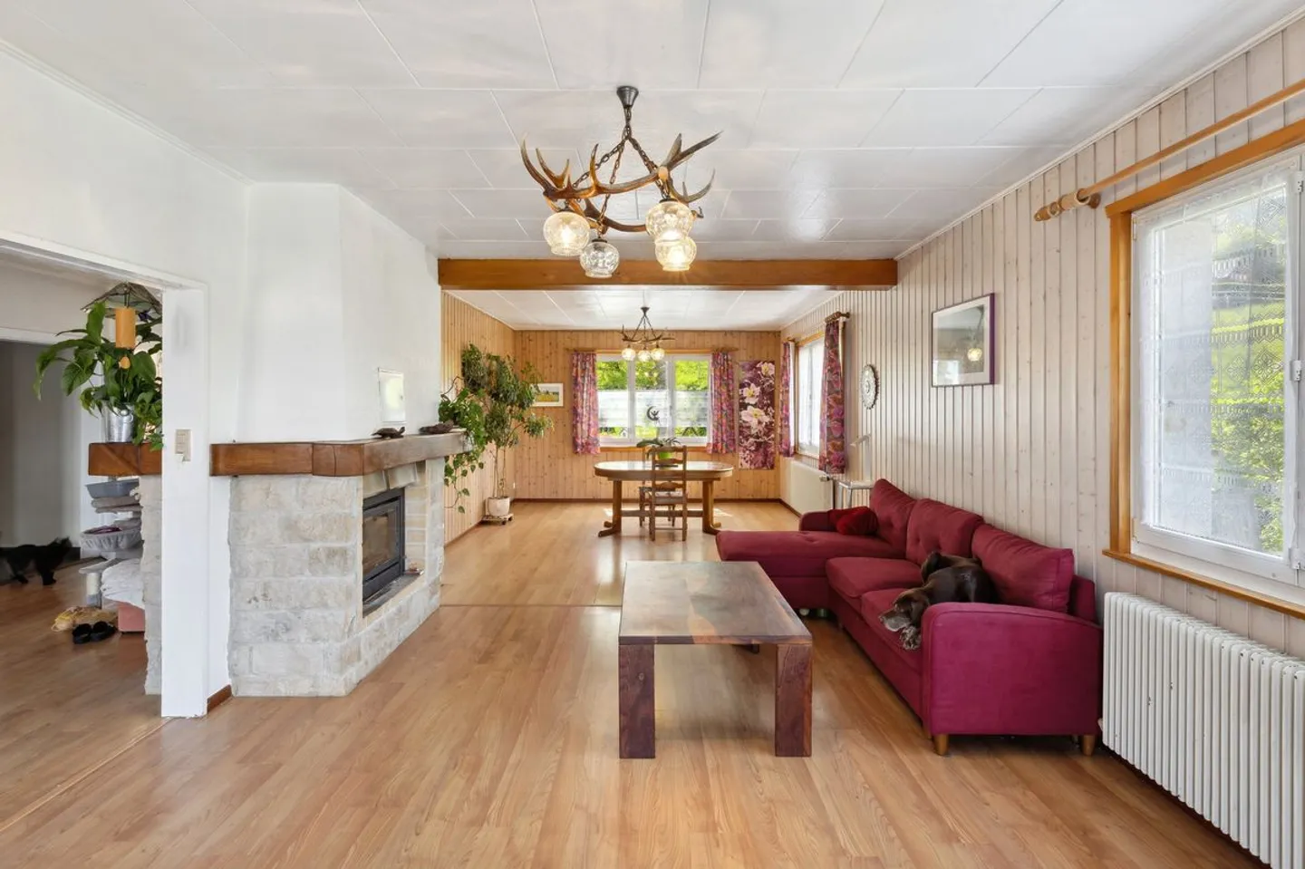 Individual villa with large independent studio and multiple possibilities on large plot - Photo 7 of 13